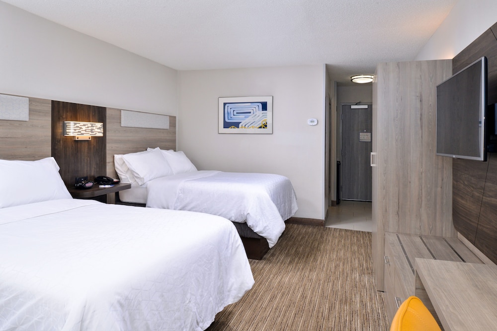 Holiday Inn Express Winston Salem Downtown West 23/56