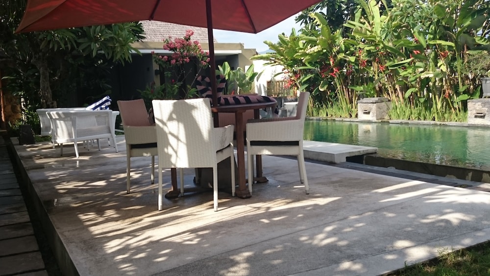 Ayom Suite 39/44