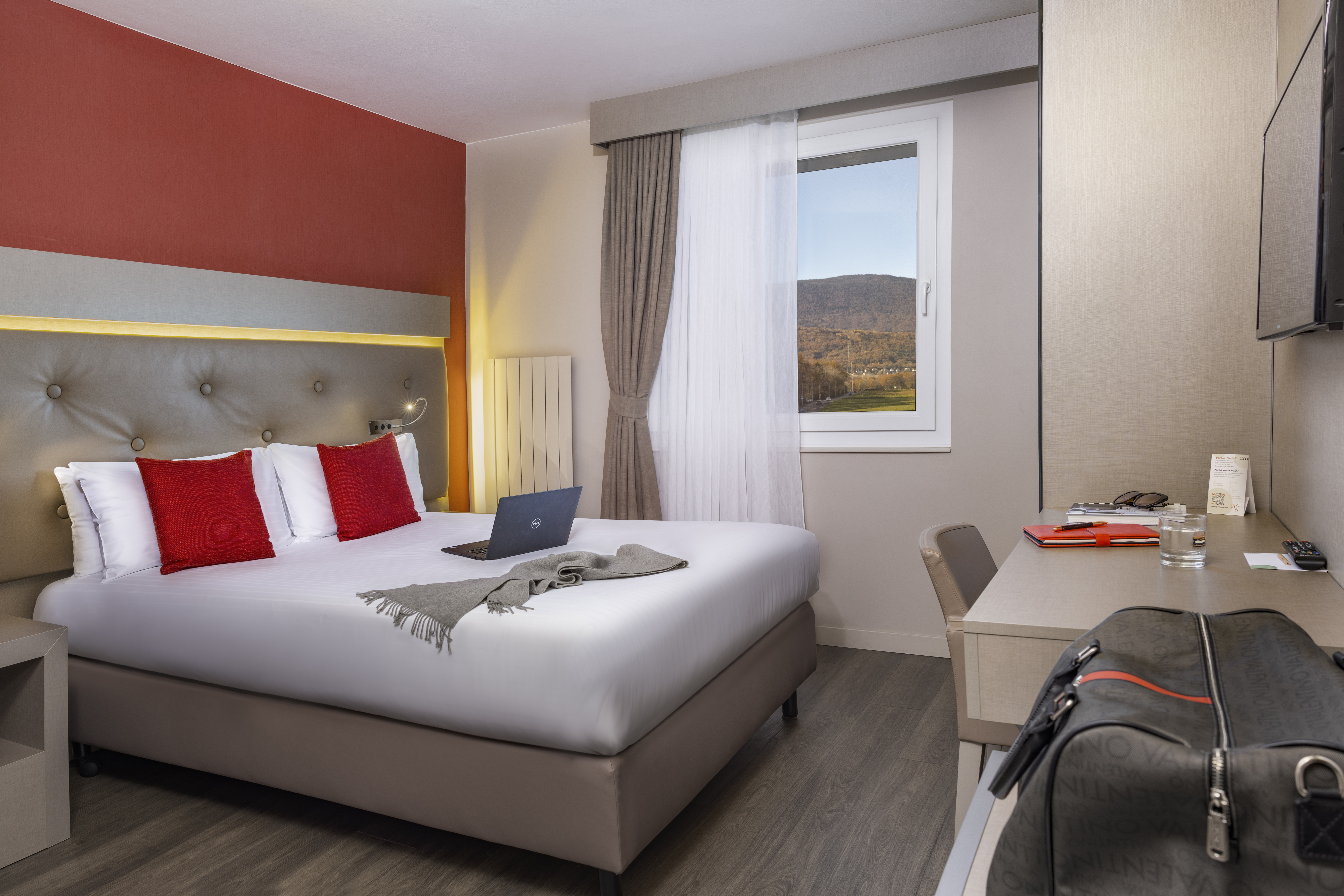 Room at Everness Hotel and Resort, CHAVANNES DE BOGIS