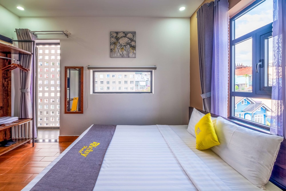 Richy Hotel 12/40