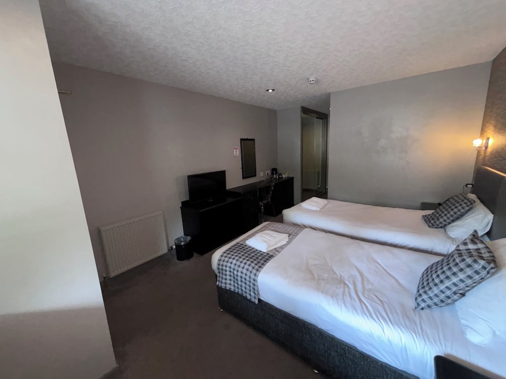 ROOM, TWIN BEDS