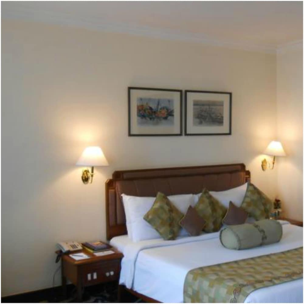 Peerless Inn Kolkata 8/72