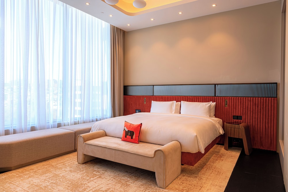 Seven Visions Resort & Places, The Dvin 26/70
