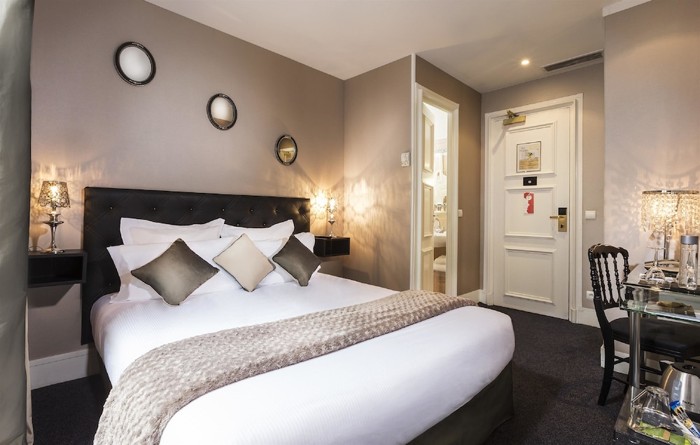Hotel Claridge 8/50