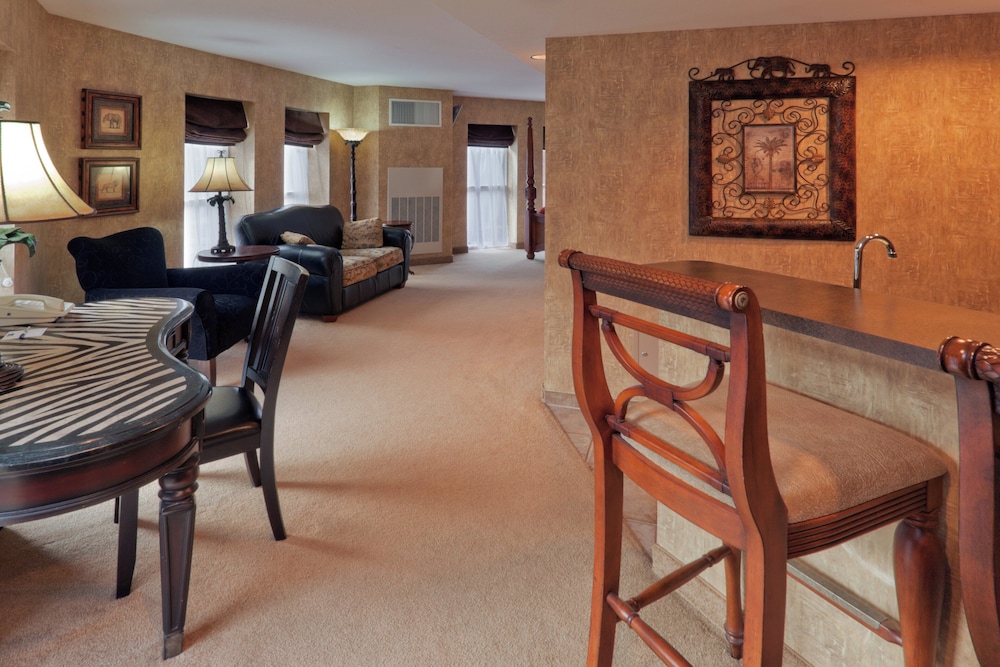 Holiday Inn Express And Suites Deadwood Gold Dust Casino 54/78