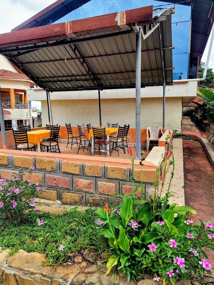 Apex Resort 4/50