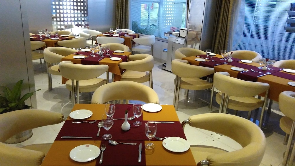 Airport City Hotel 26/35