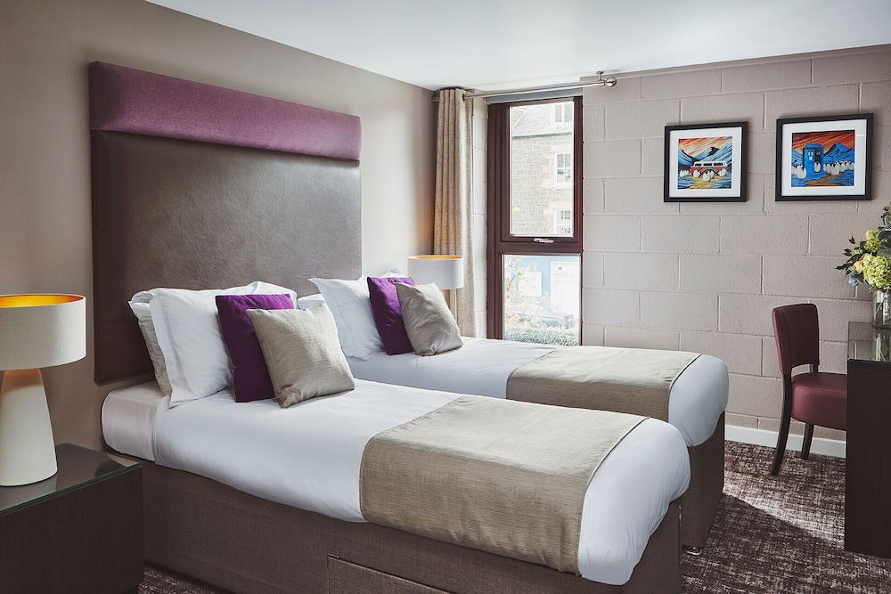 The Ranald Hotel 4/41