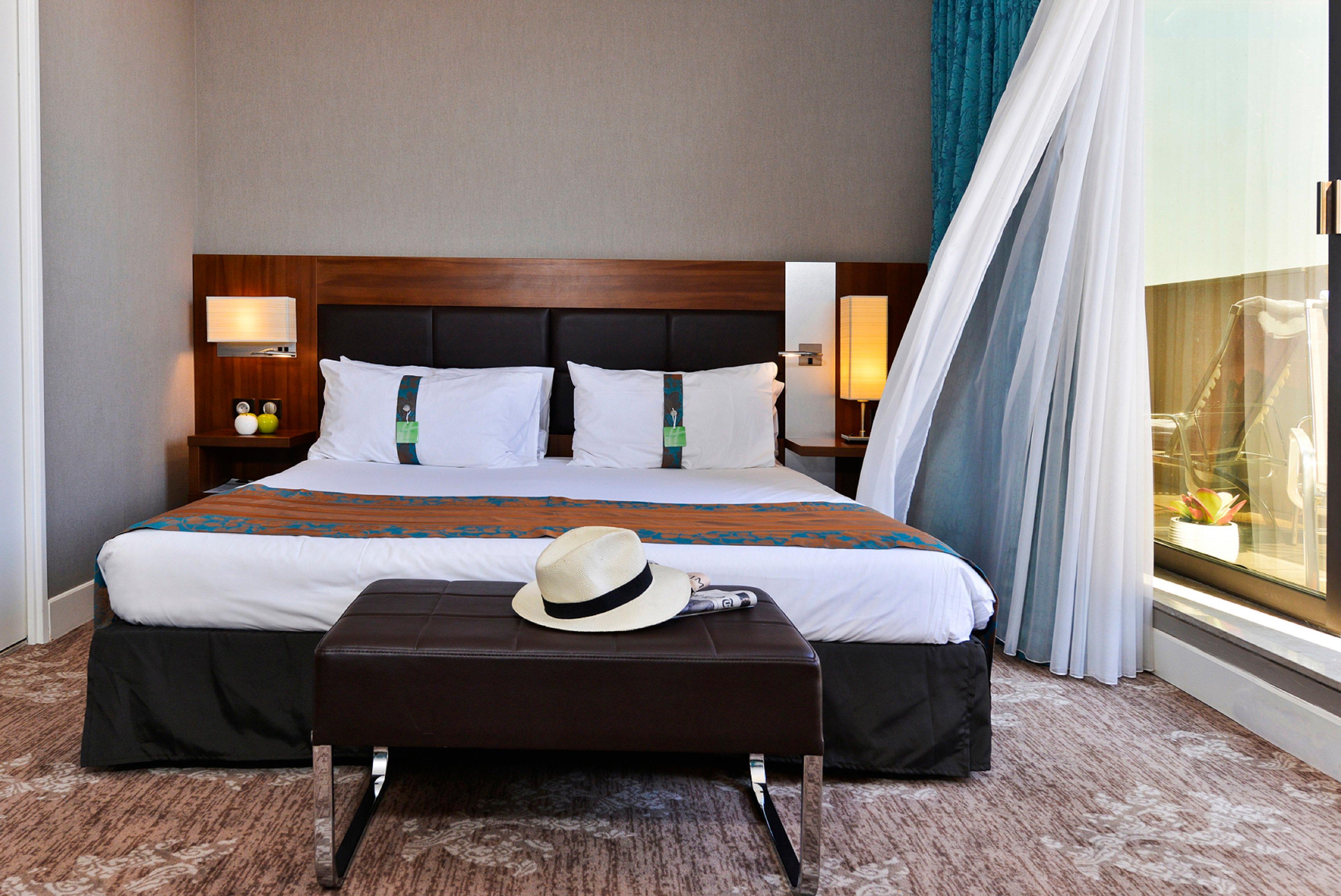 2 Bedrooms, Suite