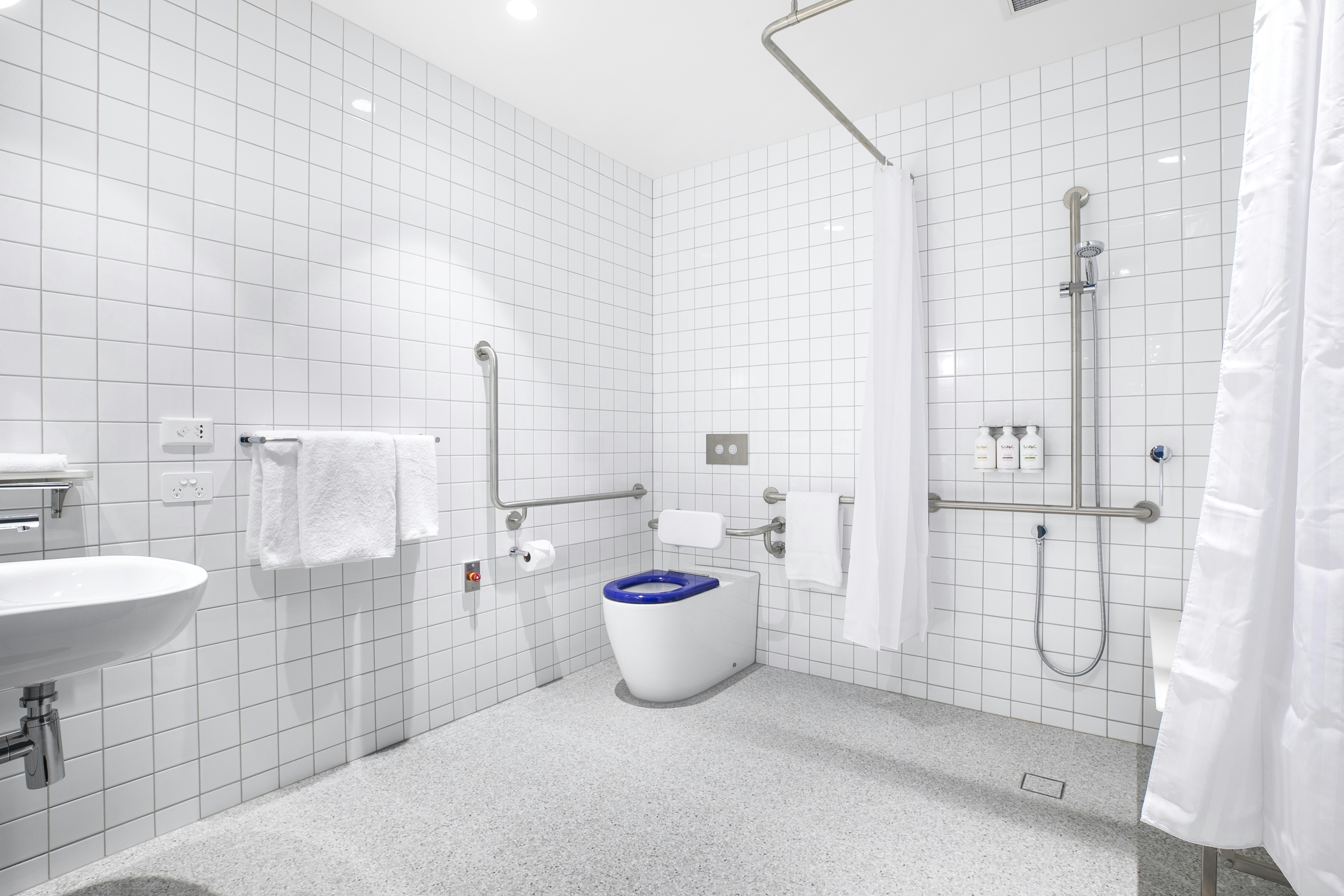 HOLIDAY INN WERRIBEE 75/75