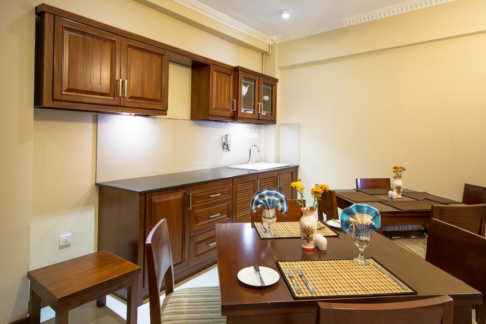 Ceyloni Inn 46/58