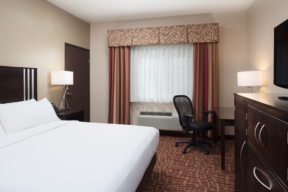 Holiday Inn Express Spokane Valley 14/65