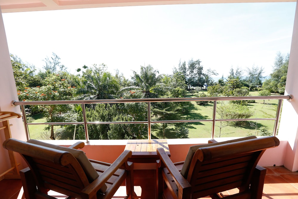 The Princess Beachfront Resort 9/18