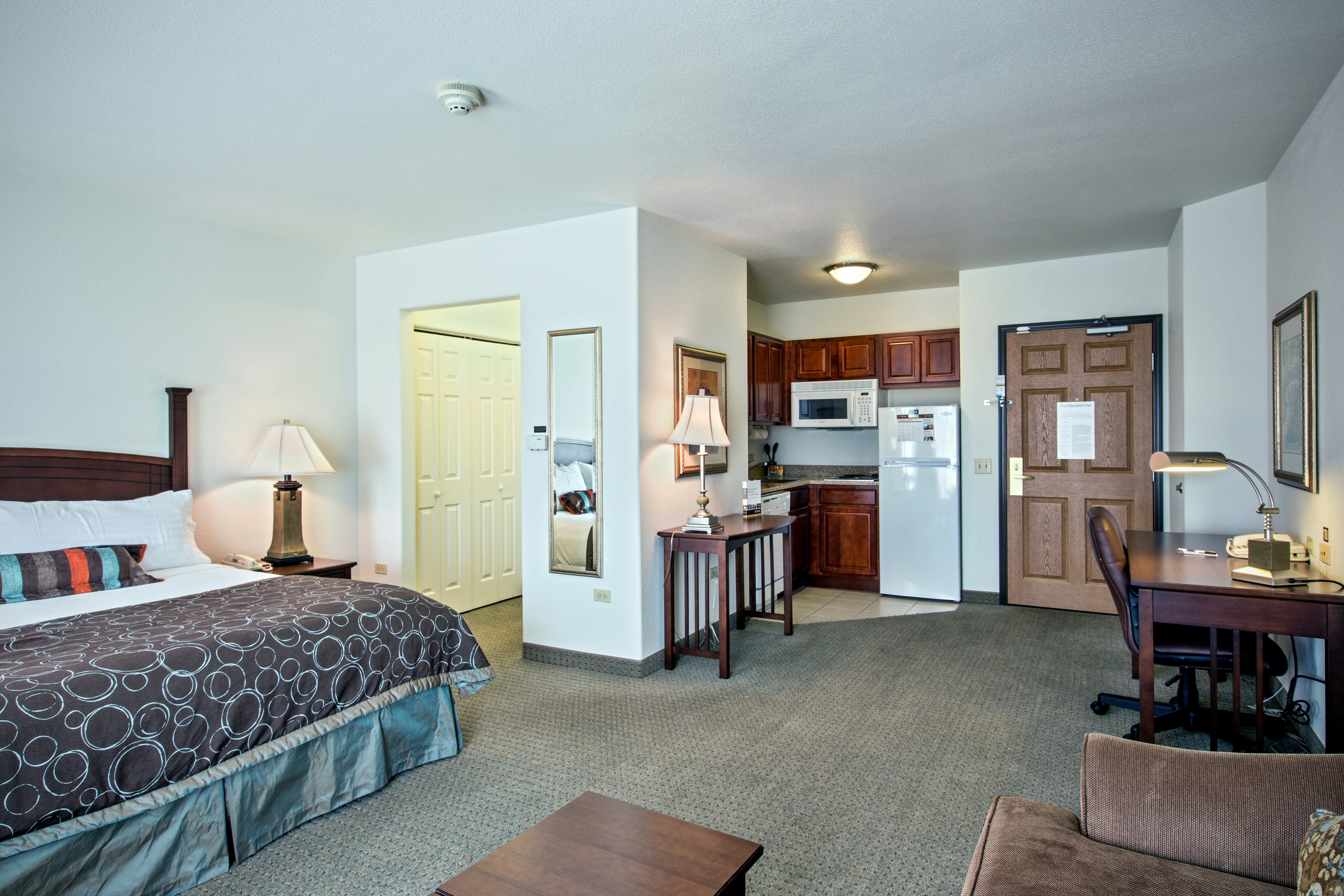 STAYBRIDGE SUITES ROCKFORD 30/73
