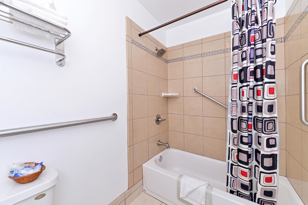 Americas Best Value Inn & Suites Klamath Falls 14/18
