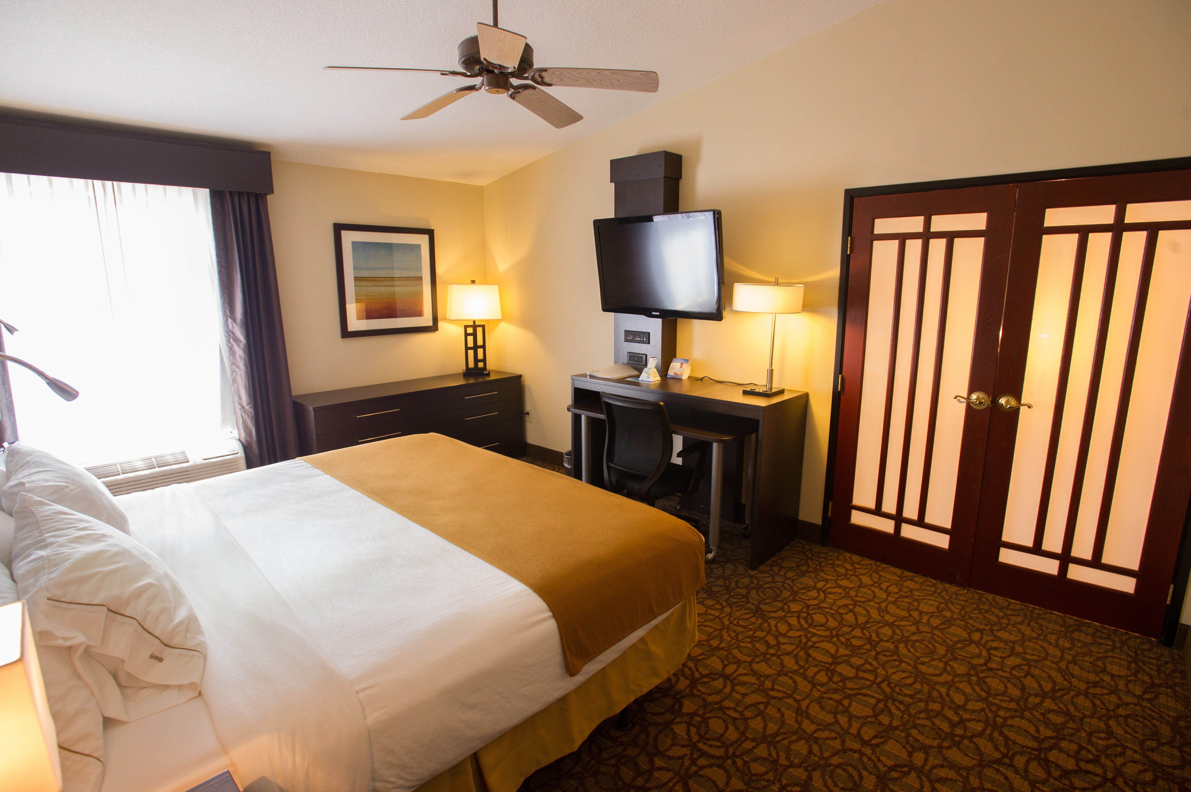 Holiday Inn Express Hotel and Suites Topeka West I-70 Wanamaker 17/62