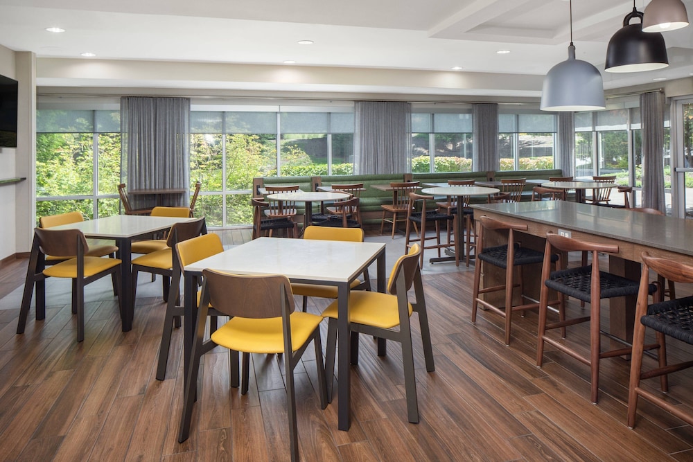 Fairfield Inn And Suites By Marriott Beaverton 13/14