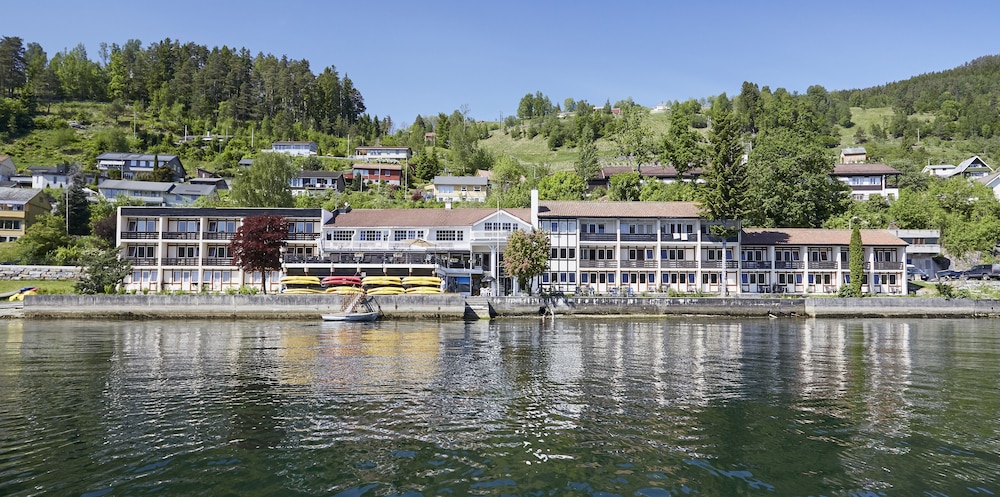 Strand Fjordhotel 38/50