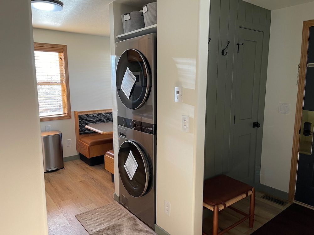 Pinedale Cozy Cabins 12/27