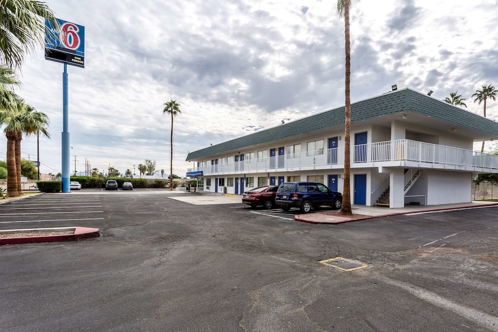 Motel6 Blythe, CA 49/65