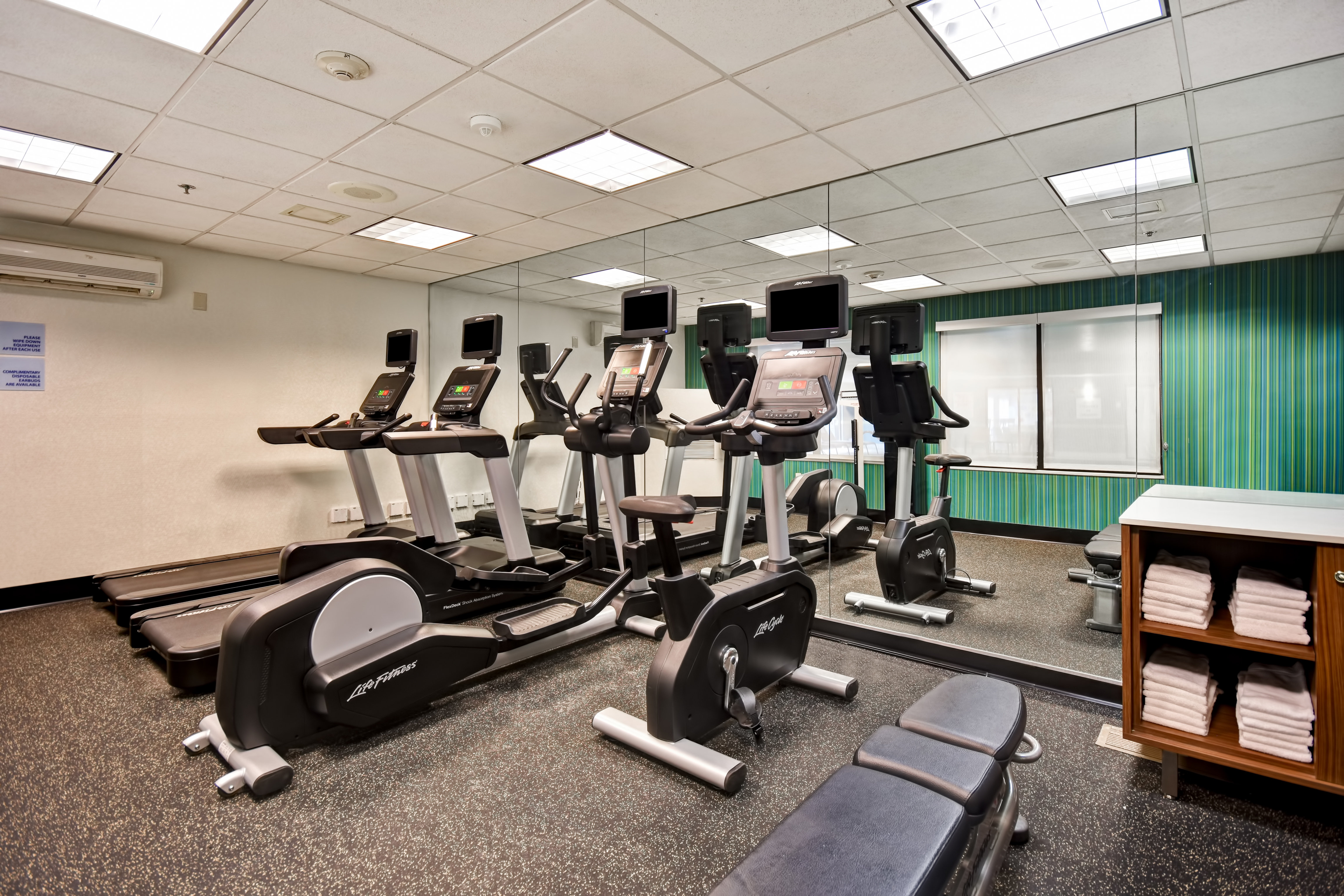 Holiday Inn Express Newport North - Middletown 33/49