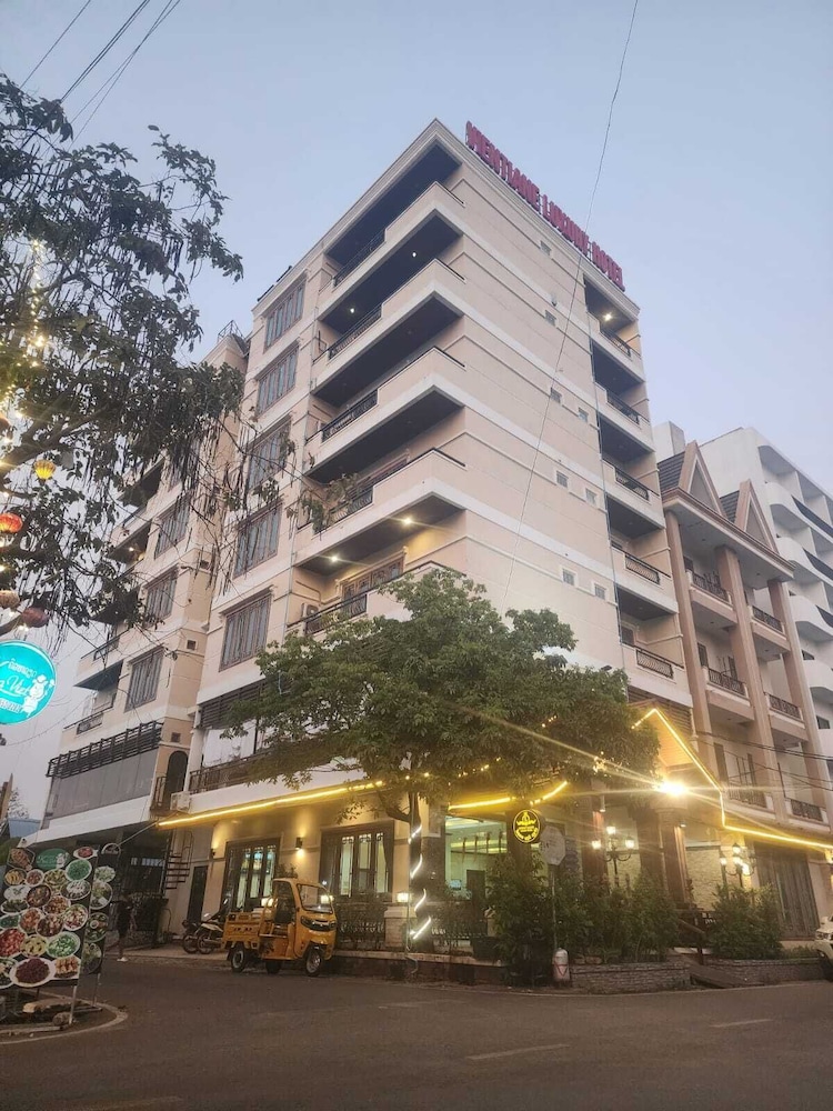 Vientiane Luxury Hotel 6/69