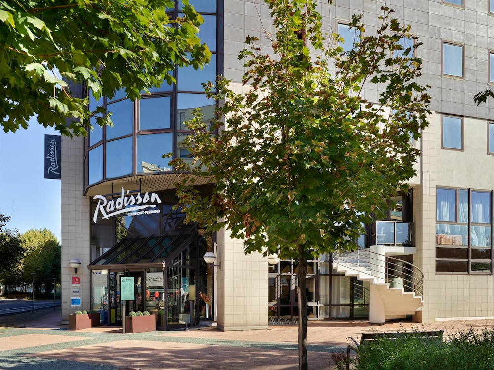 KYRIAD PRESTIGE CLERMONT FERRAND 68/76