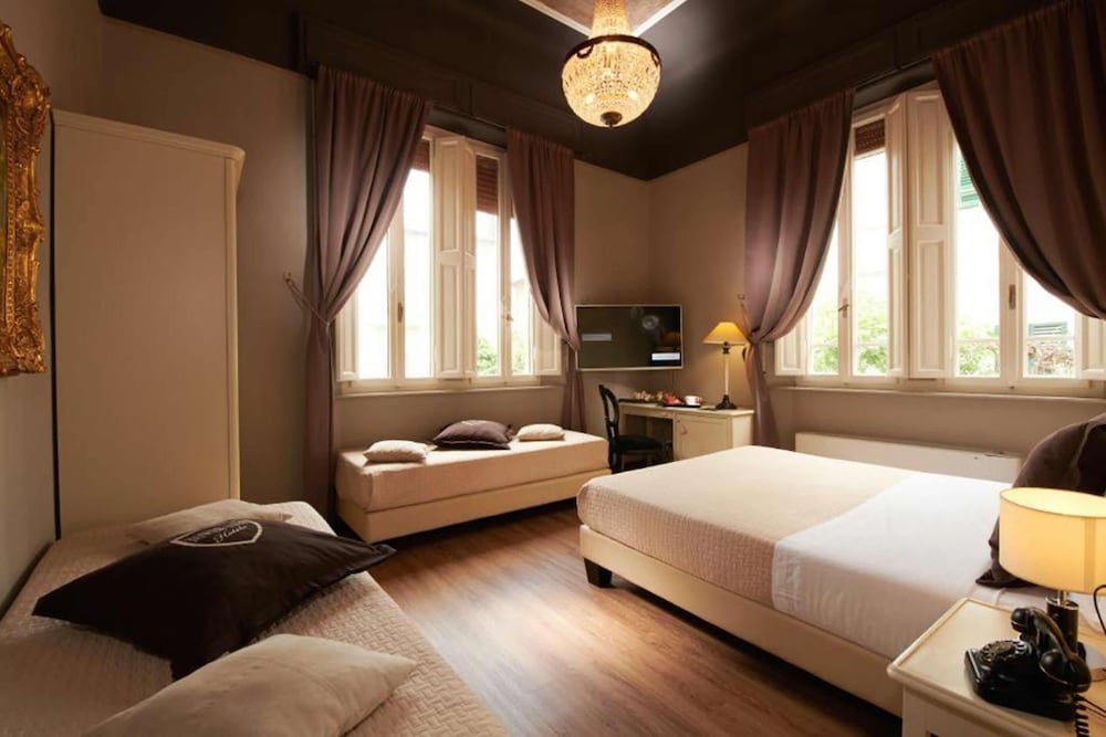VILLA TOWER INN 26/73