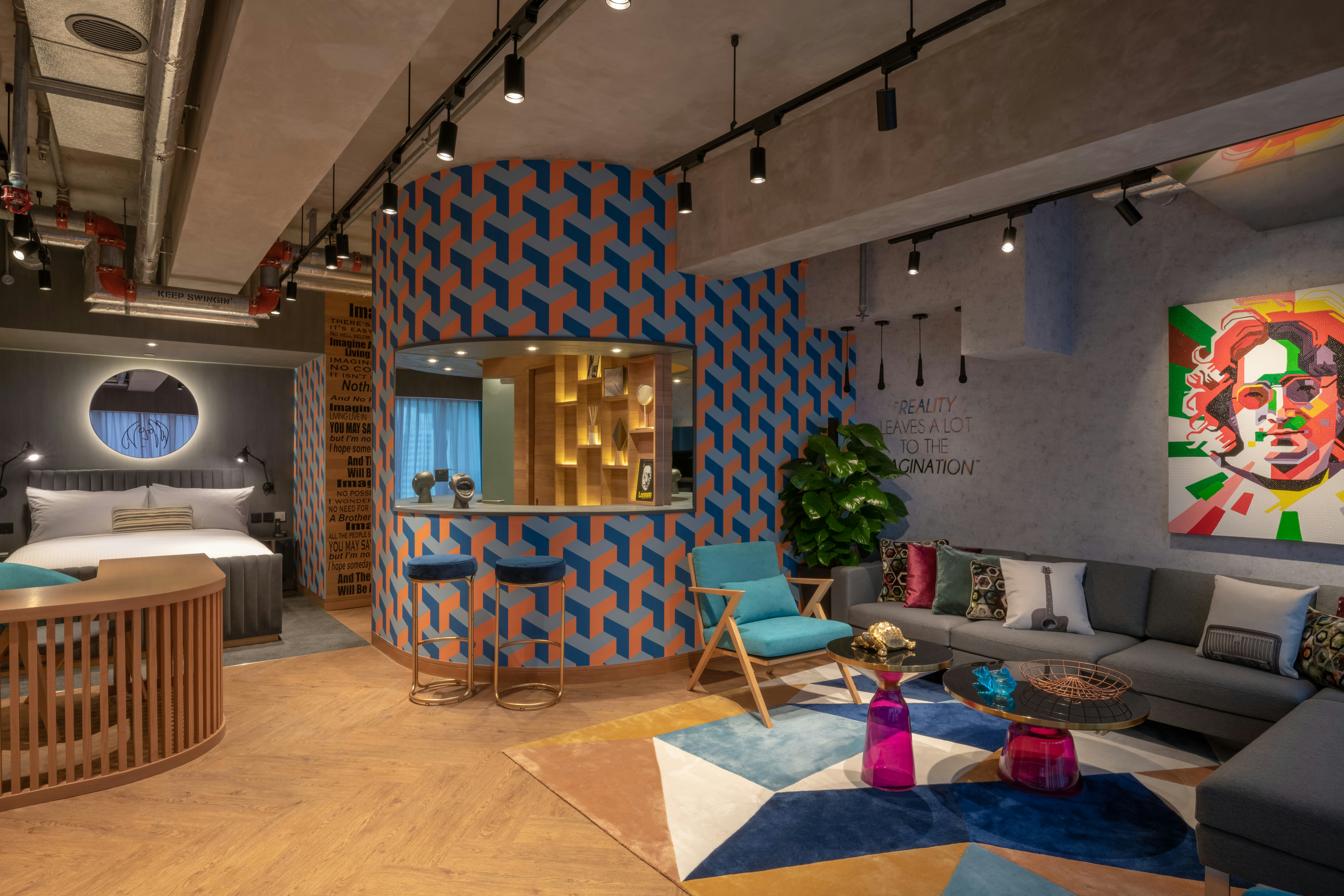 Ovolo Southside 26/56