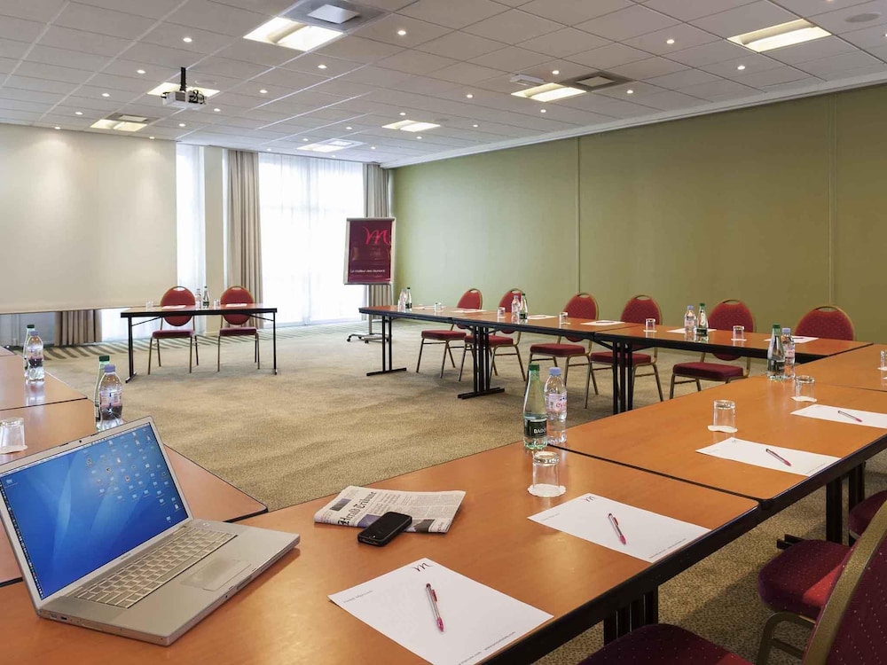 Hotel Mercure Paris Le Bourget 69/74