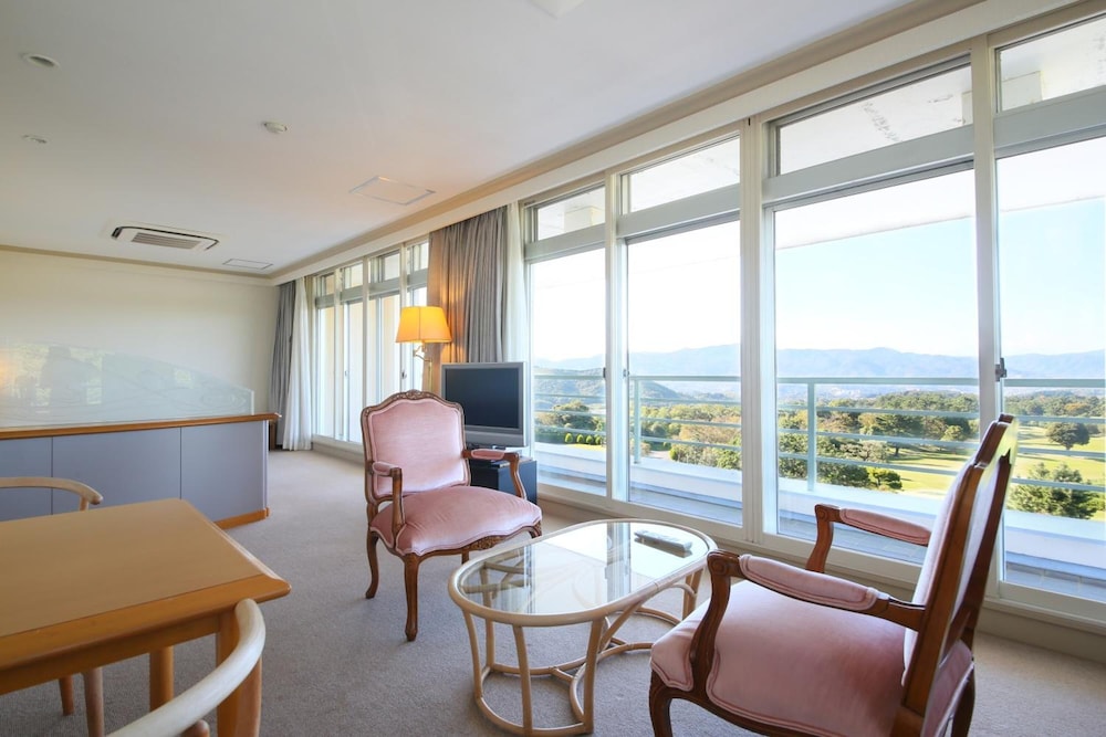 SOUTHERN CROSS RESORT 49/68