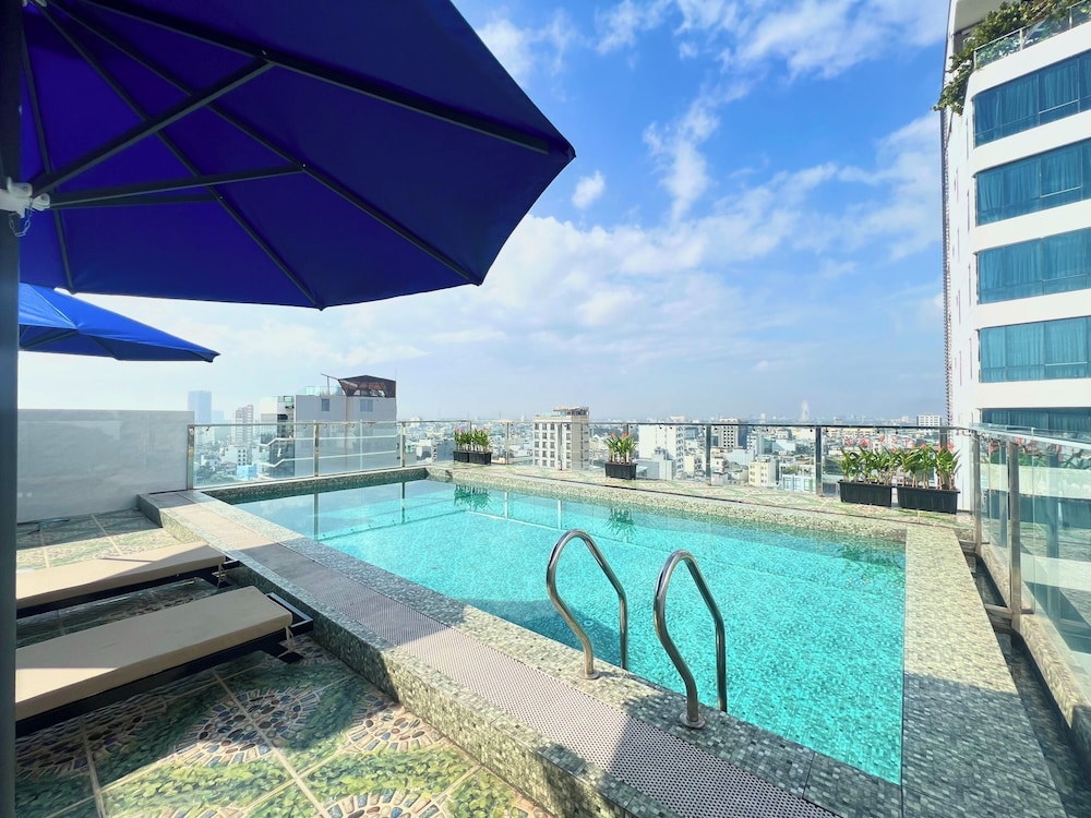 Palazzo Luxury Hotel 88/92