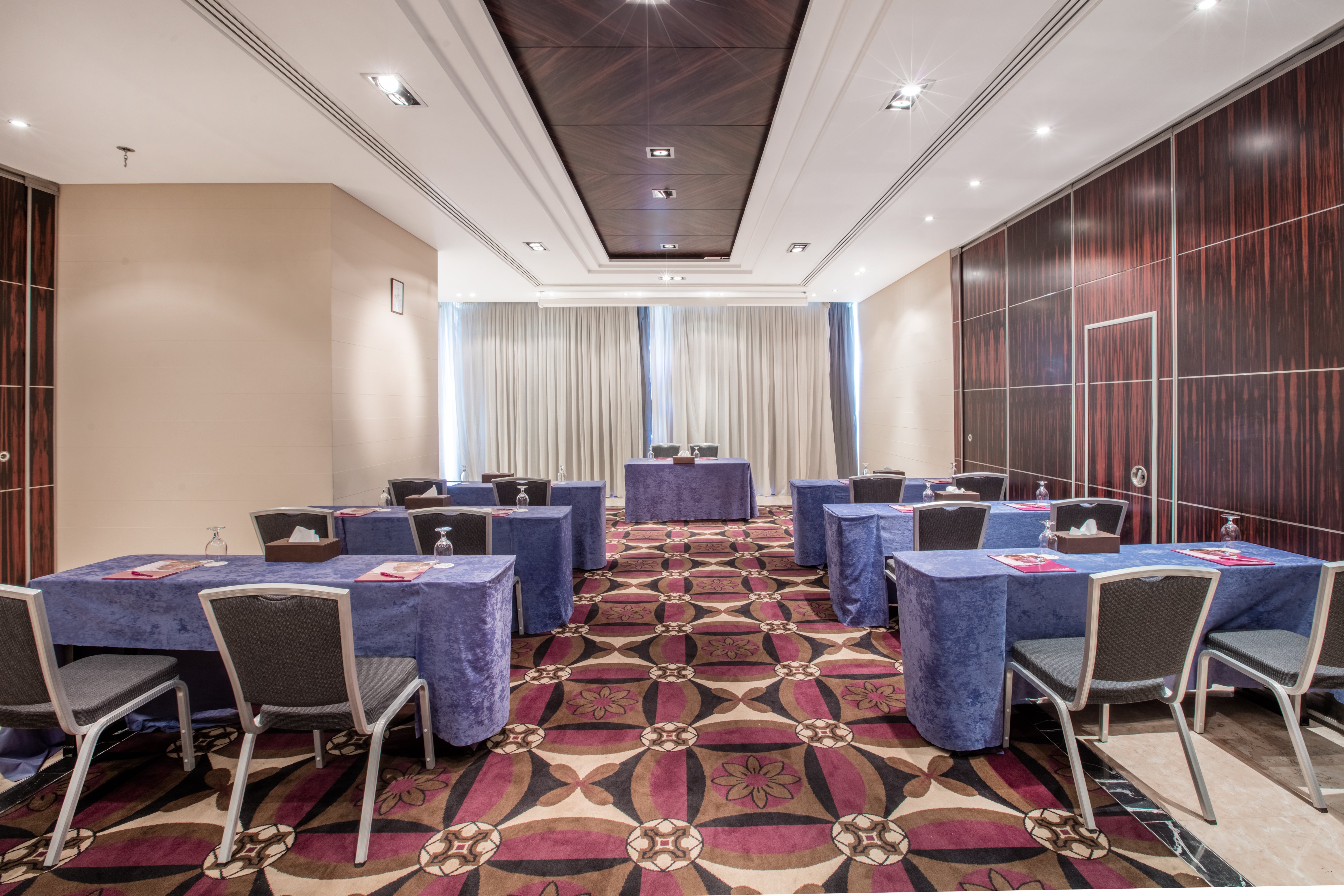 Crowne Plaza Hotel Beirut 39/50