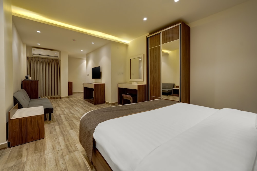 Luciana Hotel By FHM 14/58