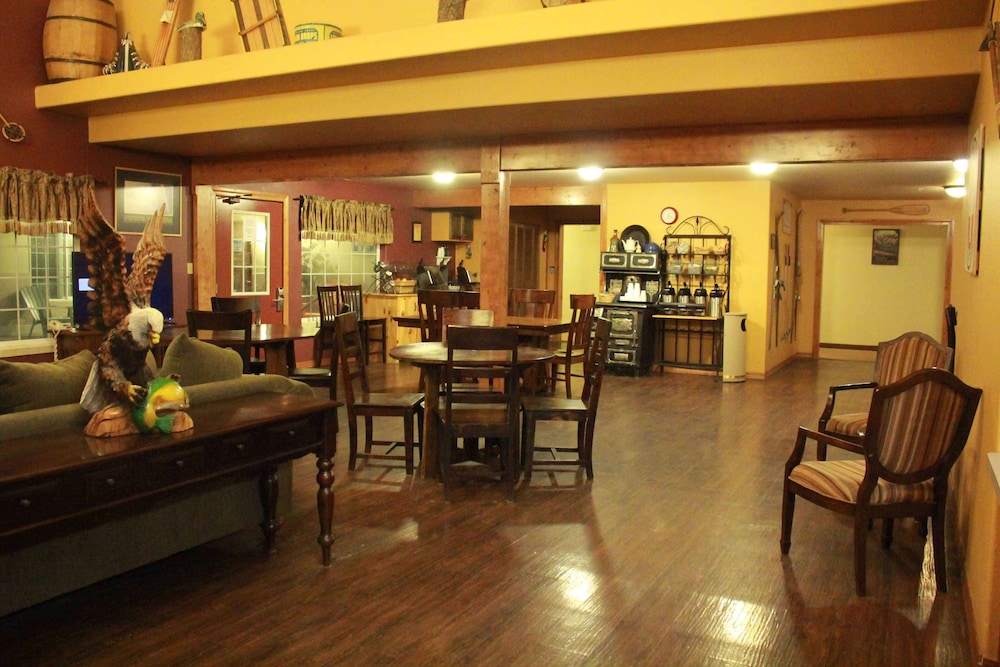 FAIRBRIDGE INN & SUITES KELLOGG 45/48