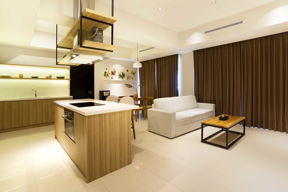 Aviary Bintaro 34/49