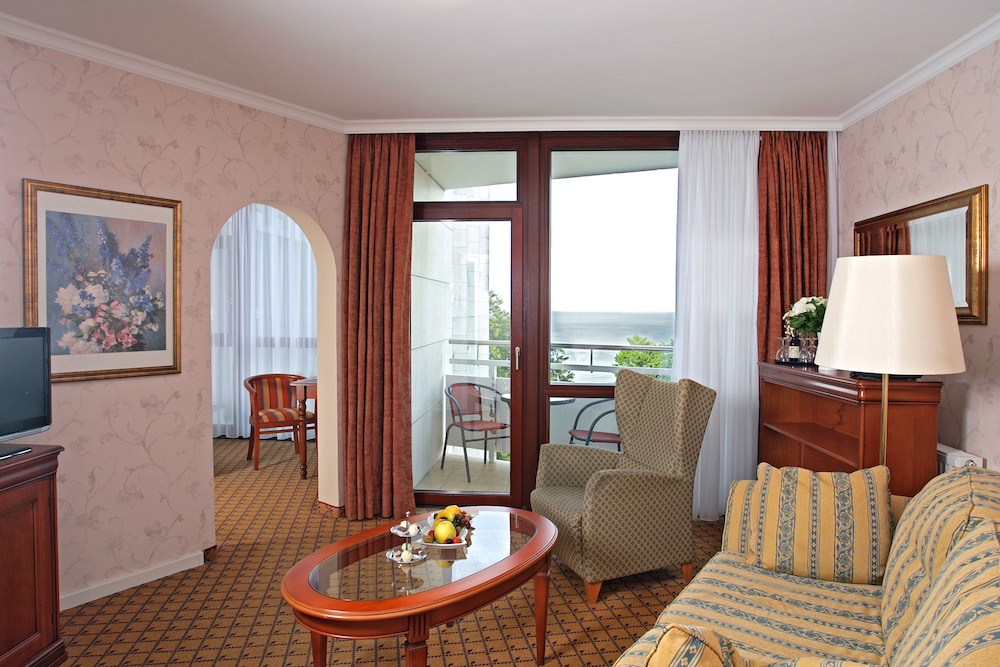 Cliff Hotel Rugen Resort Spa 44/72