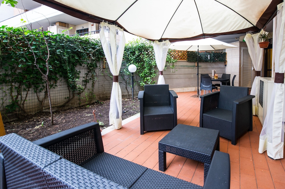 Domus Al Parco Guest House 24/47