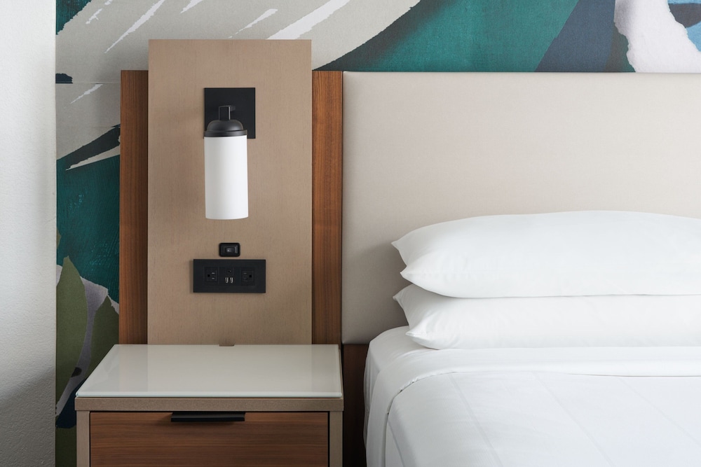 Room, King Bed, Bay View, Accessible