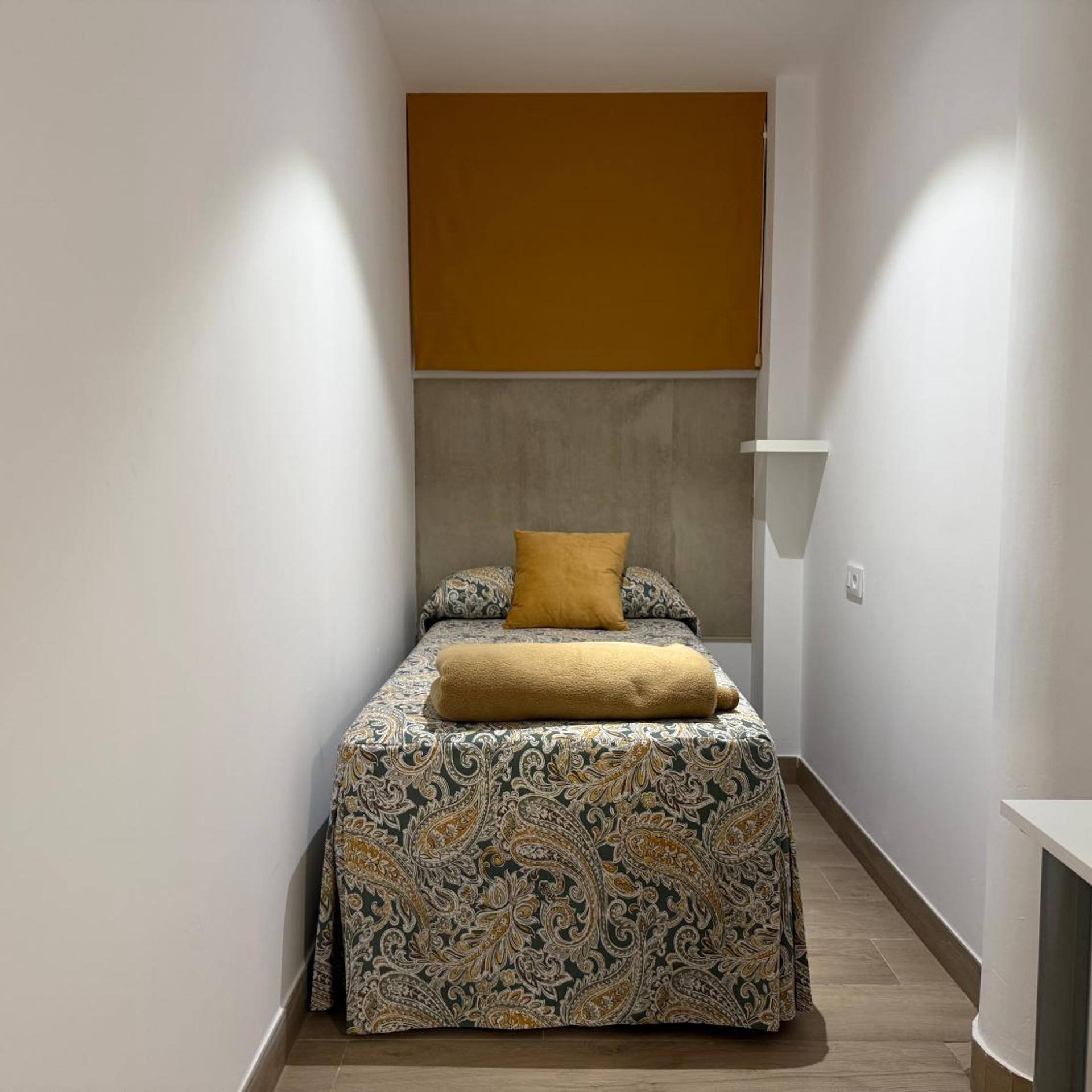Room, Single