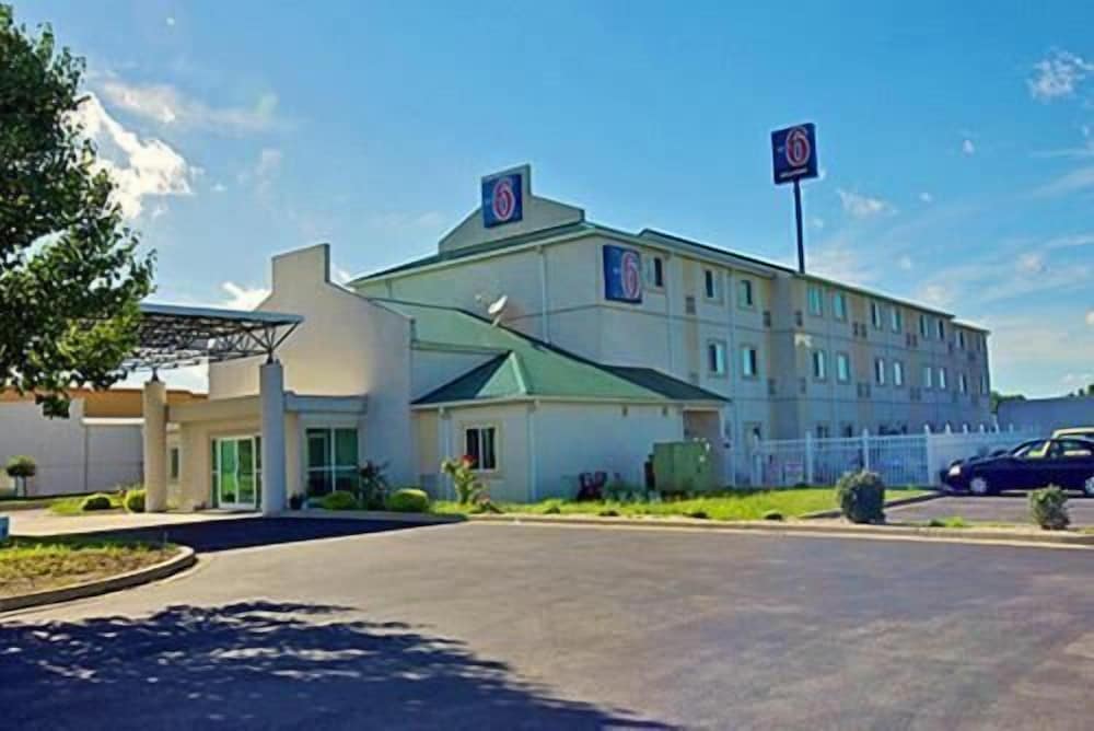 Motel6 Seymour, IN - North in SEYMOUR - IN