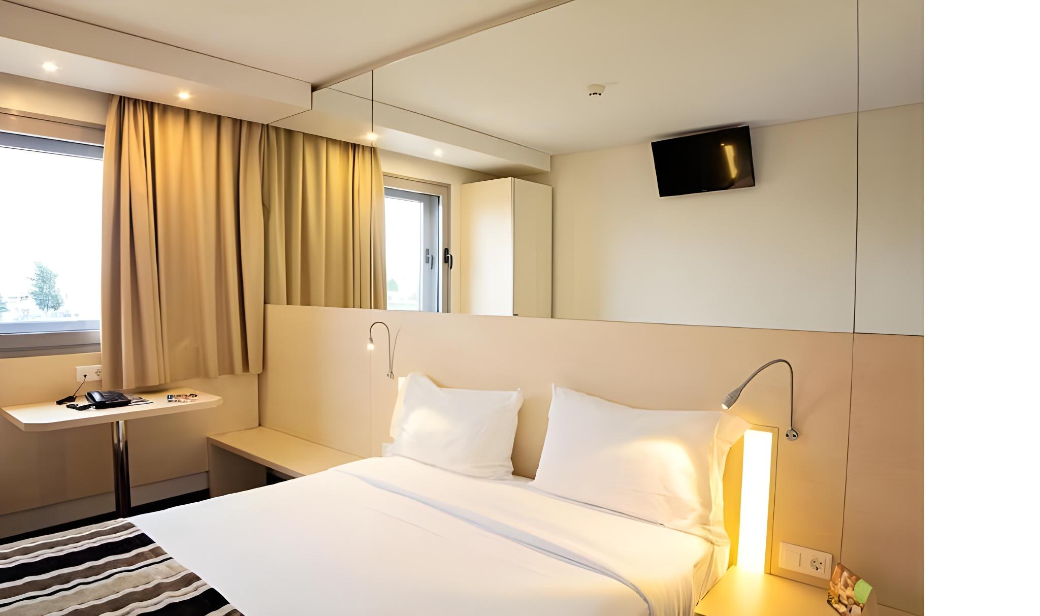 Room, Single
