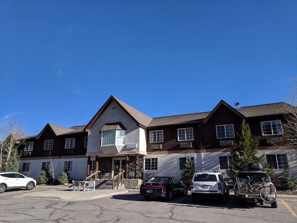 3 Peaks Lodge 2/27