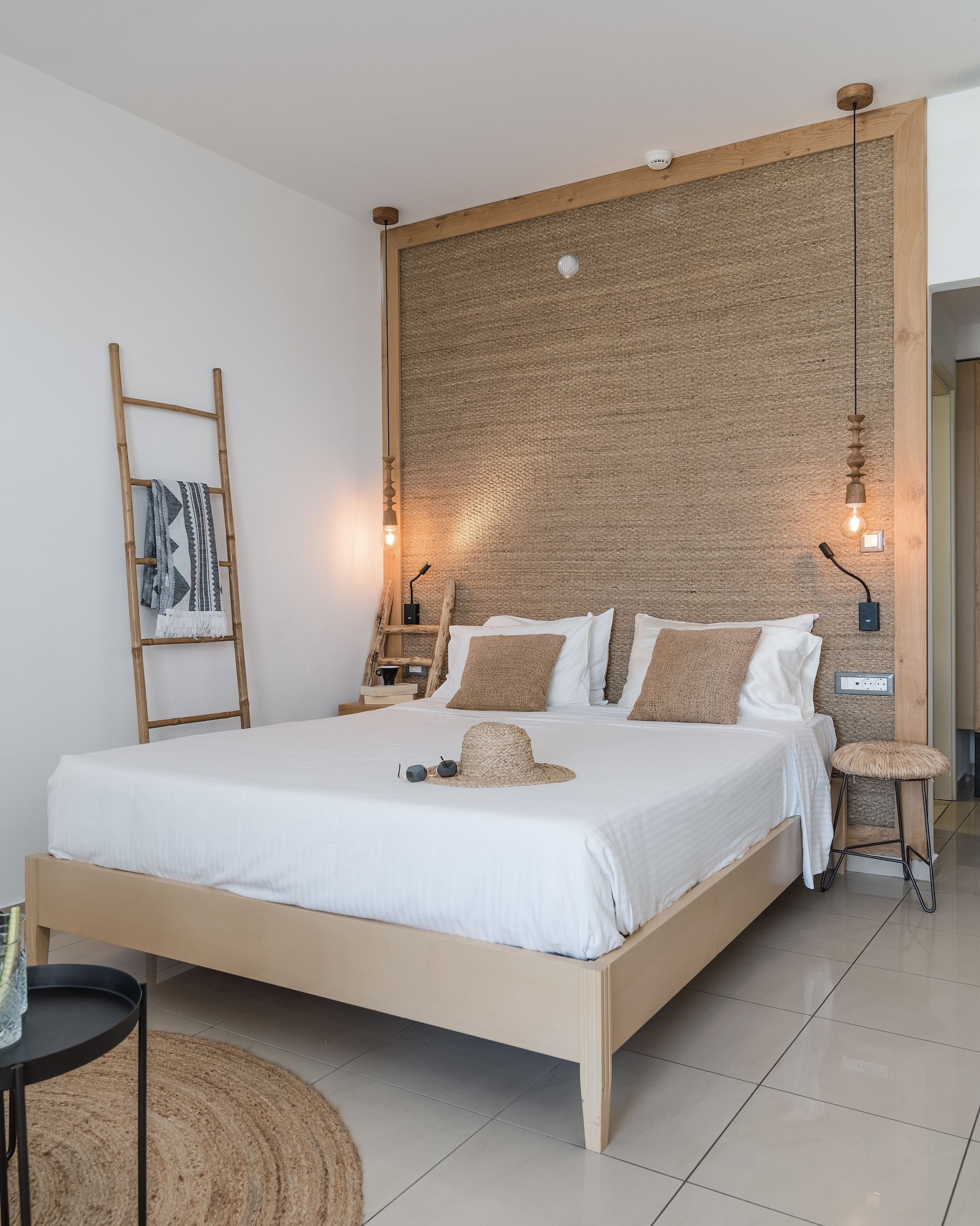 Pool, Cape, Suite