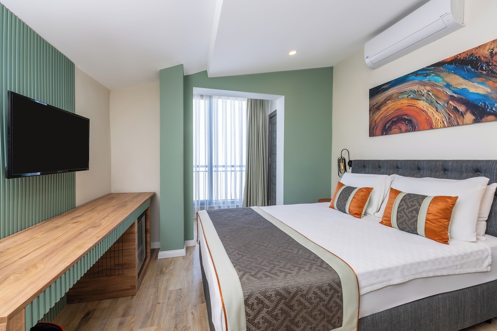 Echinus Hotels 8/48