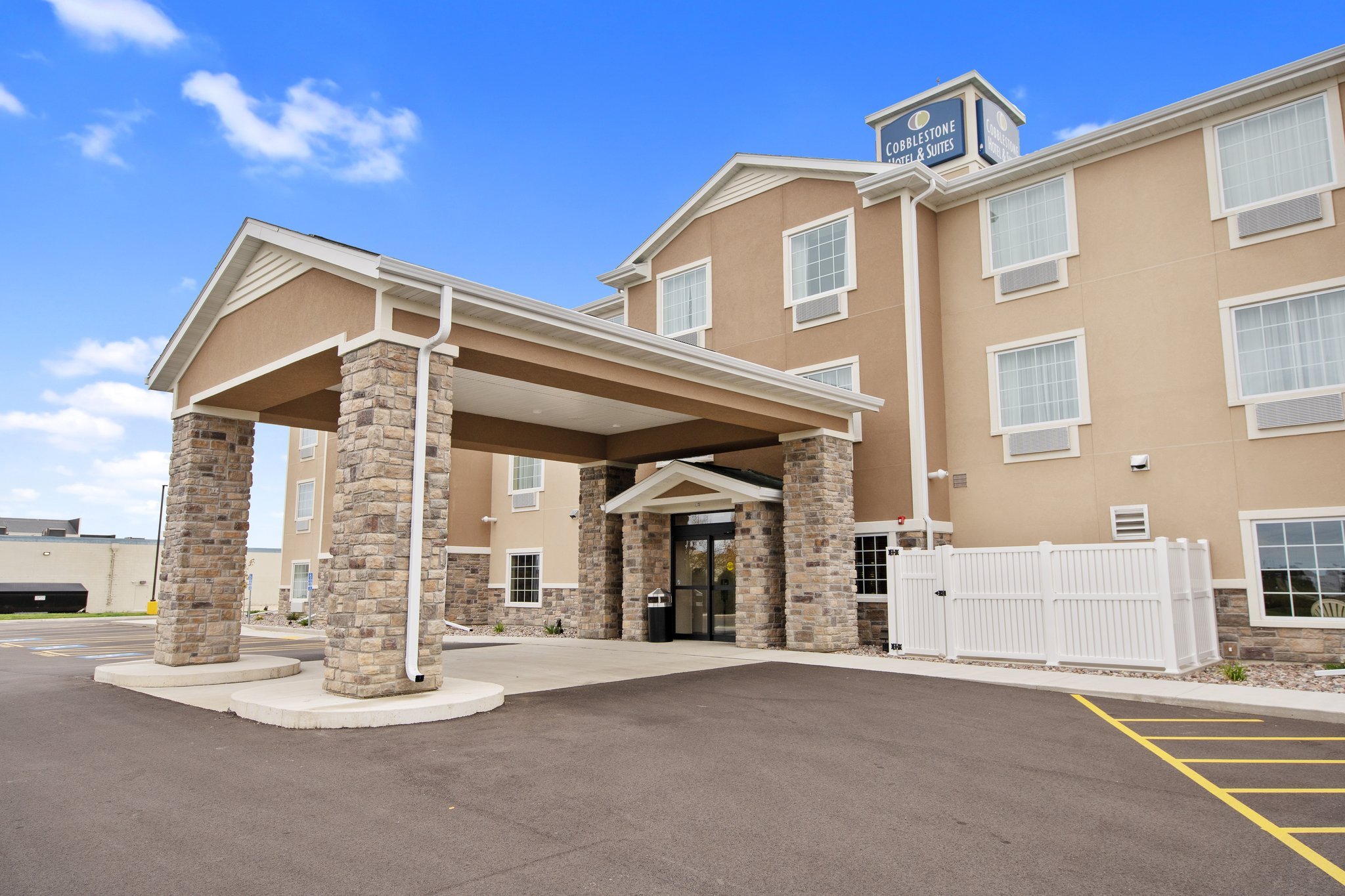 Cobblestone Hotel & Suites - Austin 41/50
