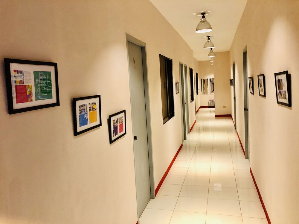 Hometown Hotel Bacolod - Lacson 60/74