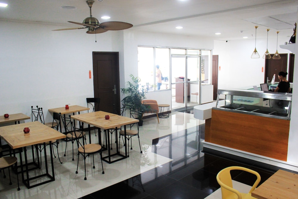 Travelbee Capitol Inn 15/20