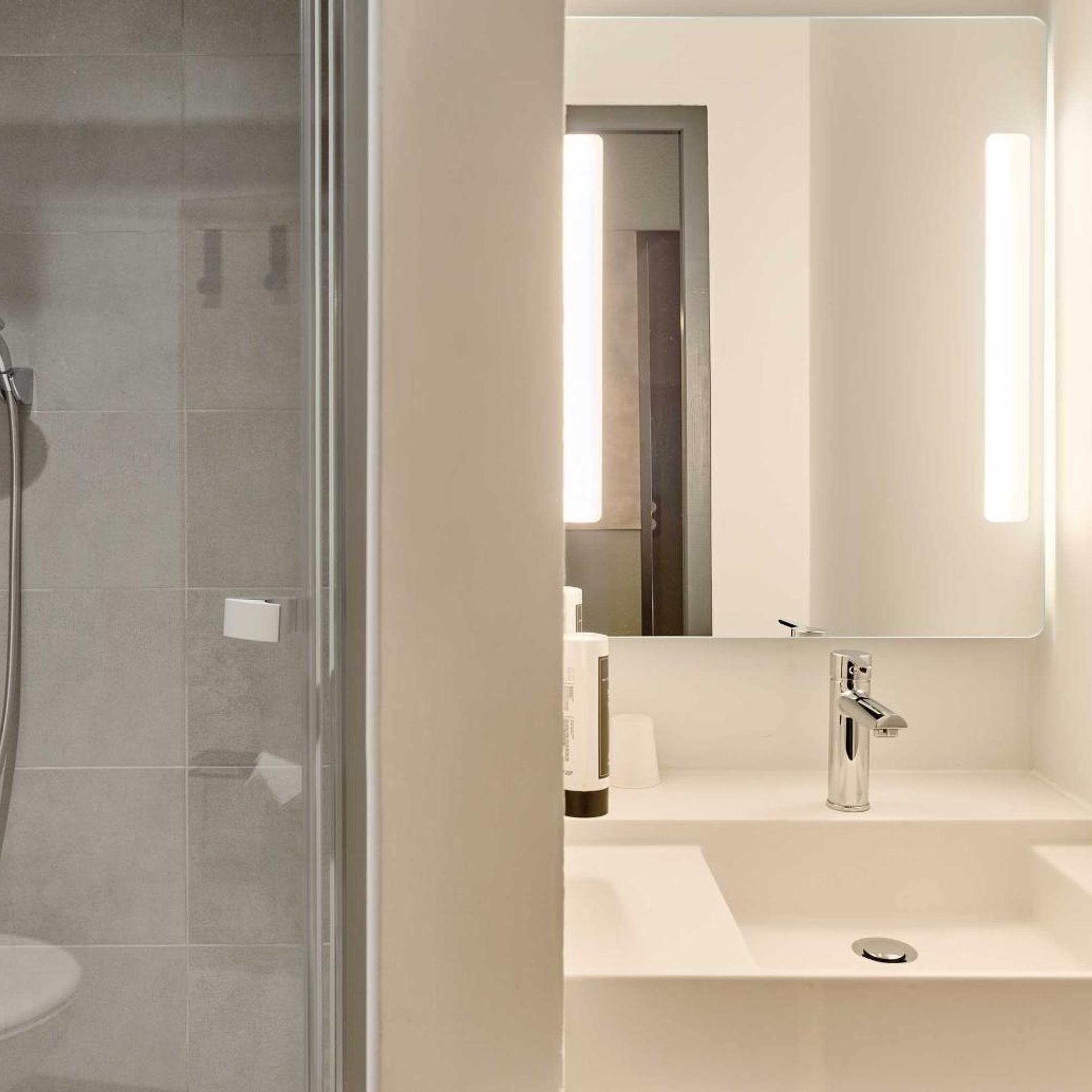 غرفة بسريرين منفصلين، B&B Hotel Cergy Pierrelaye 4/5