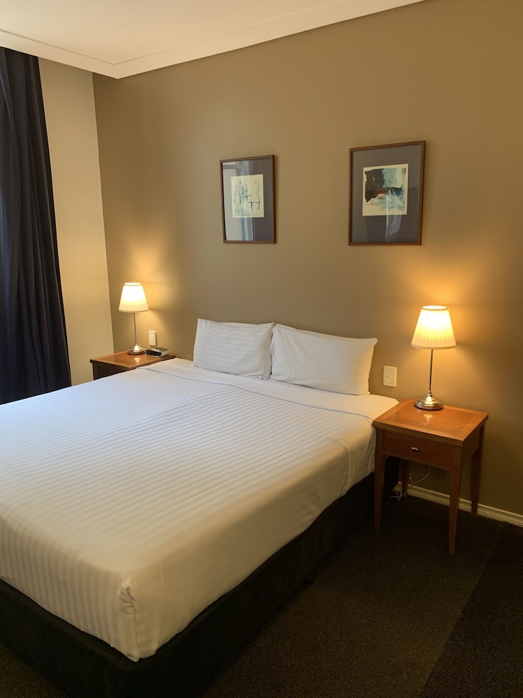 The Capitol Hotel 19/62